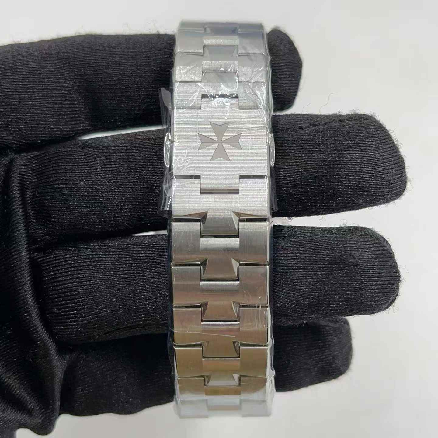 4520V/210A-B128 - Image 6